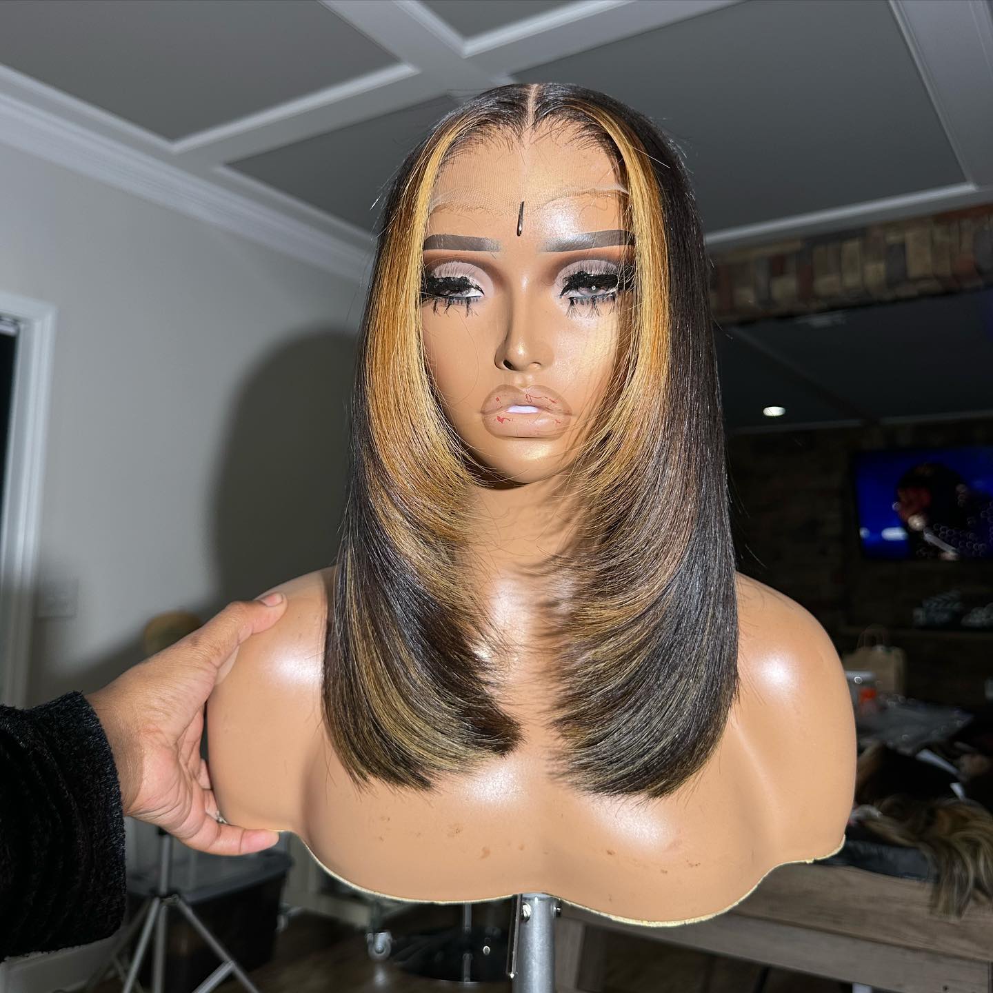 24 Hours Shipping Layer Cut Glueless Wigs Ombre Highlight Straight Bob Human Hair Wigs 13x4 Lace Front Wigs