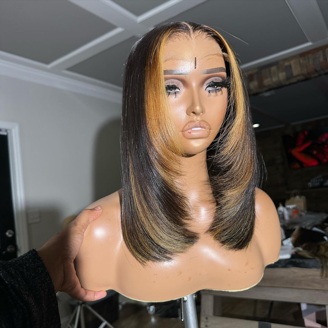 24 Hours Shipping Layer Cut Glueless Wigs Ombre Highlight Straight Bob Human Hair Wigs 13x4 Lace Front Wigs